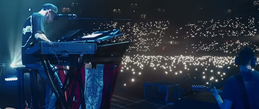 Linkin Park выпустили клип о Честере Бэннингтоне. Скриншот видео youtube.com/watch?v=Tm8LGxTLtQk
