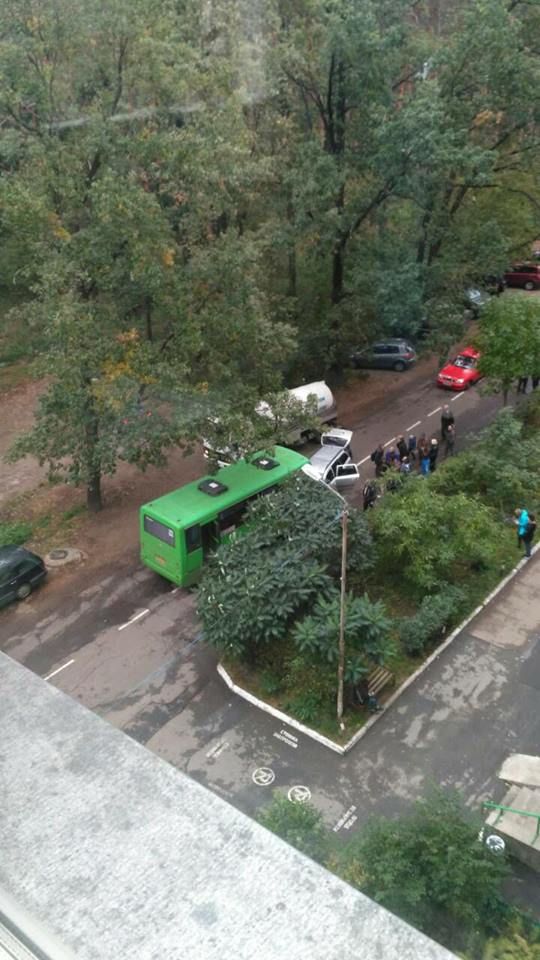 Opel выехал на встречную полосу. Фото: facebook Мирослав Федас