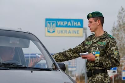 Госпогранслужба обнаружила георгиевскую ленту в автомобилях 2 граждан Молдовы. Фото: postimg.org