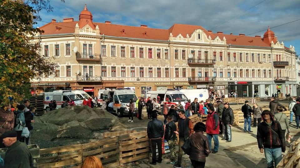 З ужгородської школи №9 евакуювали дітей. Фото: 0312.ua