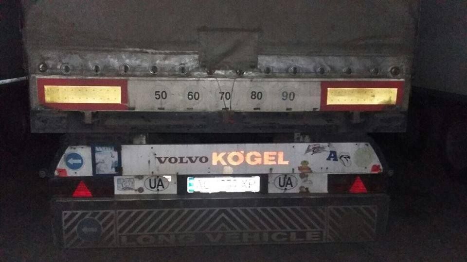 Водитель вывез из птицефабрики куриные яйца. Фото: facebook.com/Головне-управління-Національної-поліції-в-Київській-області