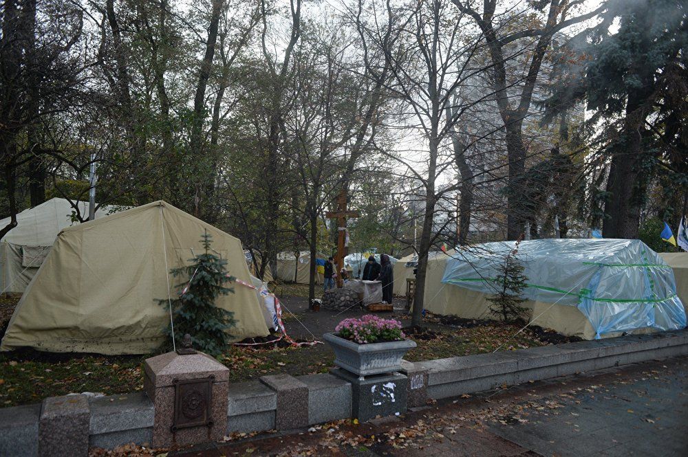 Митинг возле Верховной Рады без охраны. Фото: gs.fm