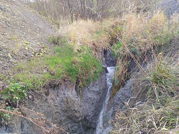 Провал знаходиться близько до житла. Фото: djerela.com.ua