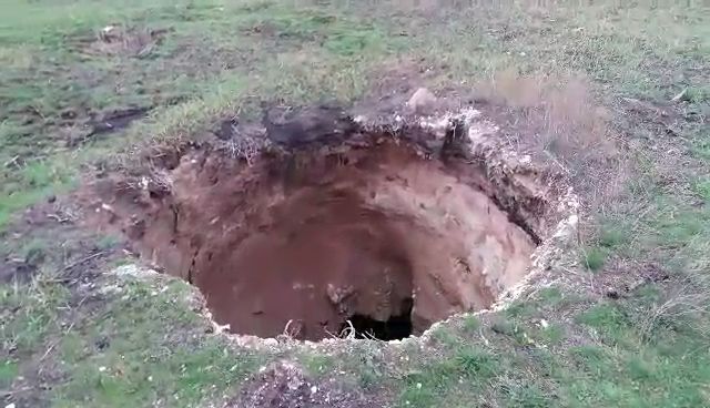 Территорию вокруг обвала огородили. Фото: donetsk.dsns.gov.ua