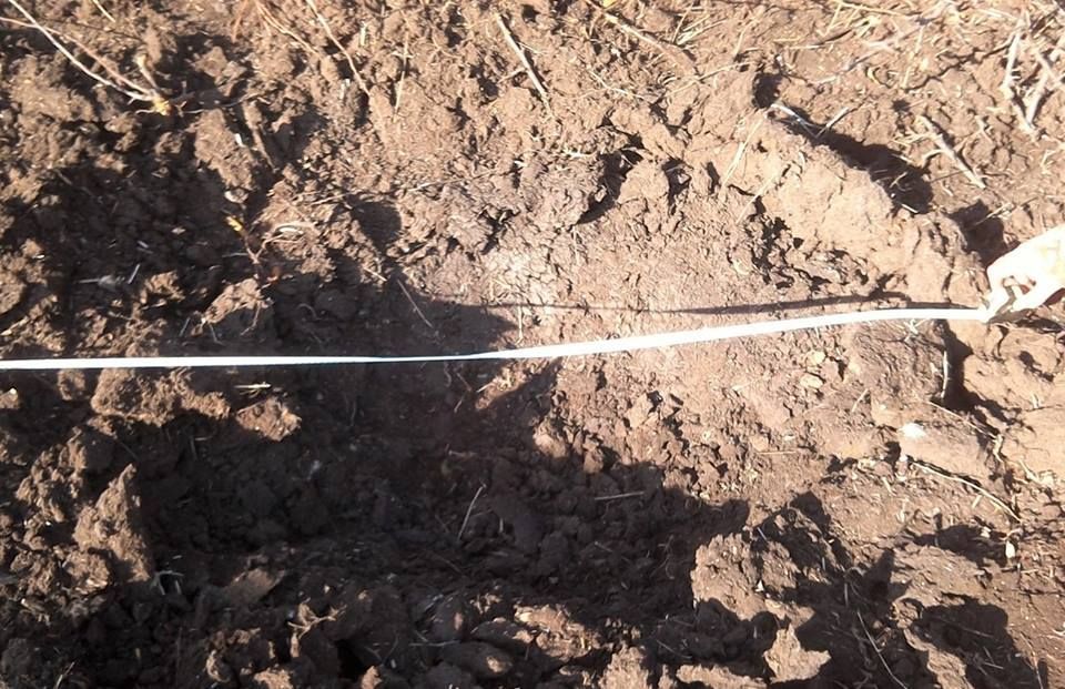 Також військові виявили воронки від снарядів поруч з нежитловими будинками. Фото: facebook.com/ato