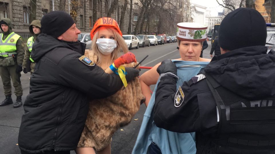 Акція тривала не довго. Фото: Країна