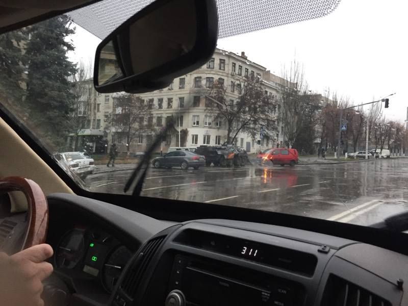 Военная техника на улицах города. Фото: facebооk.cоm/oscesmm