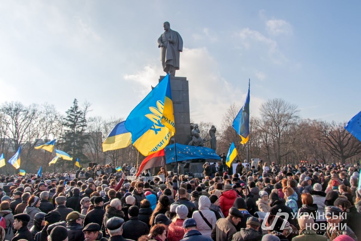 2,5 тыс. человек требуют импичмента Януковича и отставки Кабмина в Харькове
