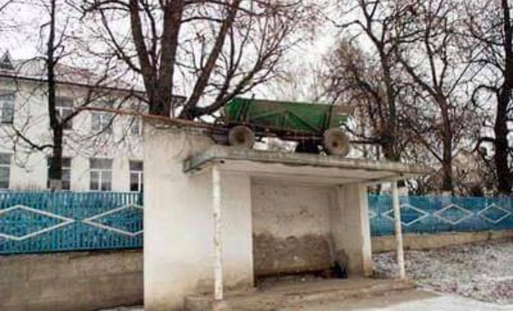 Воз на крыше - элемент андреевских гуляний. Фото: facebook.com/heroesviii