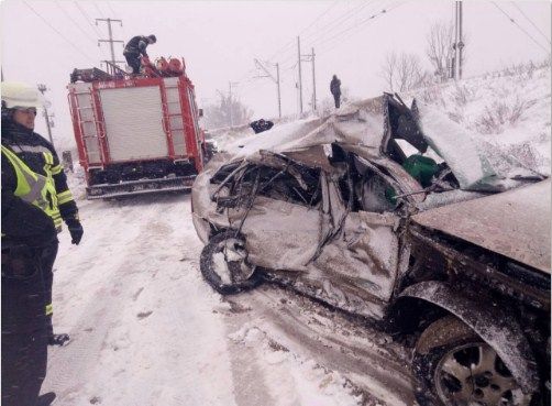 До відновлення електропостачання населених пунктів залучено бригади обленерго Фото: dsns.gov.ua
