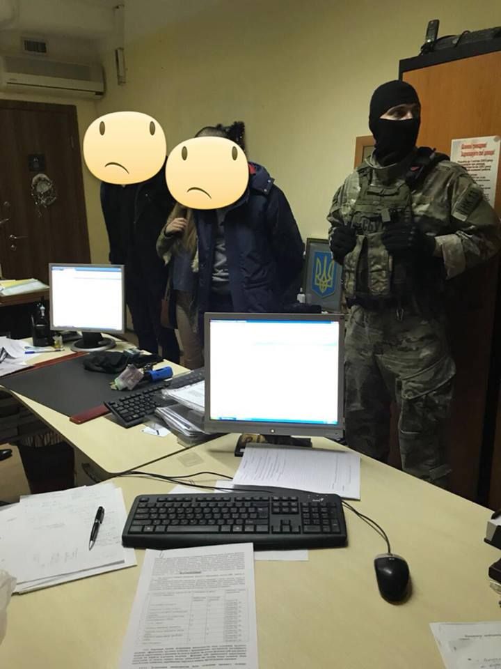 Было изъято 20 тыс. дол. Фото: facebook.com/LarysaSargan