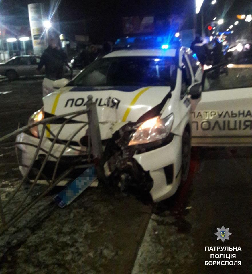 В Борисполе произошло ДТП с полицейскими. Фото: facebook.com/Патрульна-поліція-Борисполя