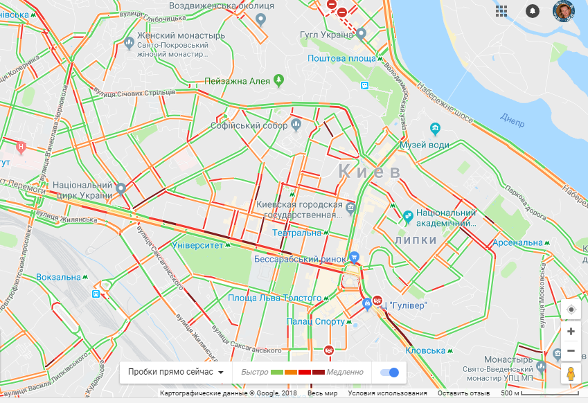 В центре столицы традиционно затруднено движение в конце рабочего дня.