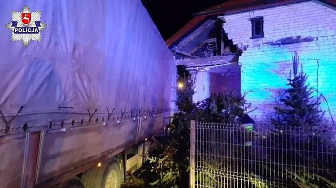 У Польщі українець врізався в будинок. Фото: dziennikwschodni.pl