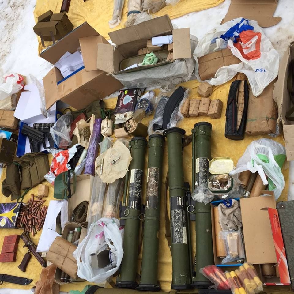 Полиция изъяла арсенал оружия и боеприпасов у местных жителей в Днепропетровской и Винницкой областях. Фото: npu.gоv.ua