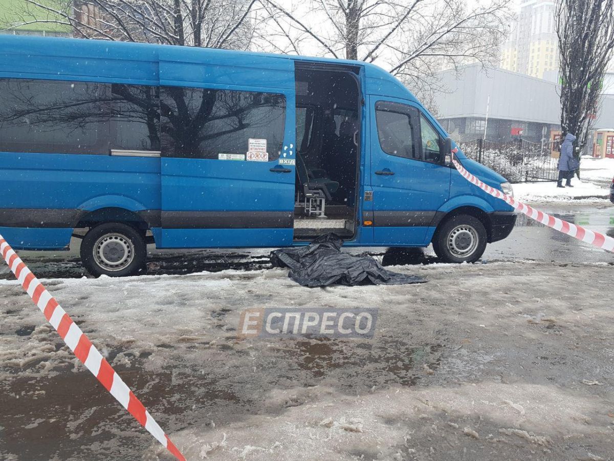 Мужчину ударили ножом в сердце за замечание. 