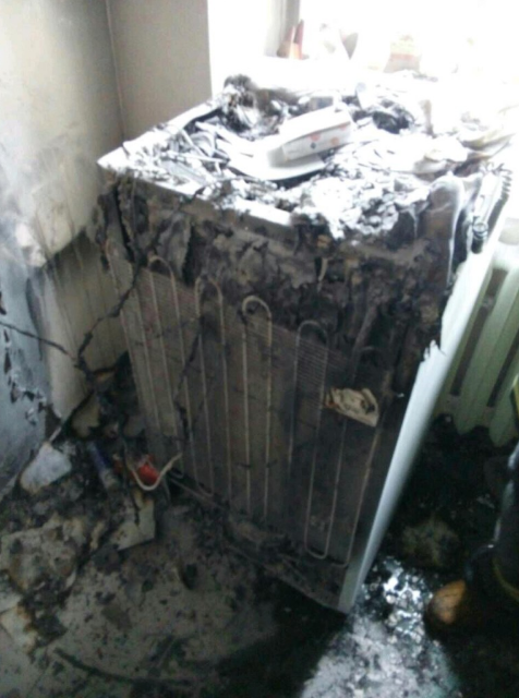 Медицинский персонал эвакуировал со второго этажа на первый 16 человек, из них 8 детей. Фото: dsns.gov.ua