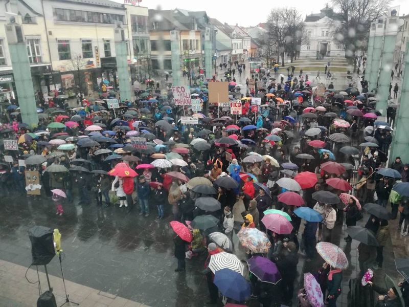 Протести в місті Банська Бистриця. Словаччина. Фото: aktuality.sk