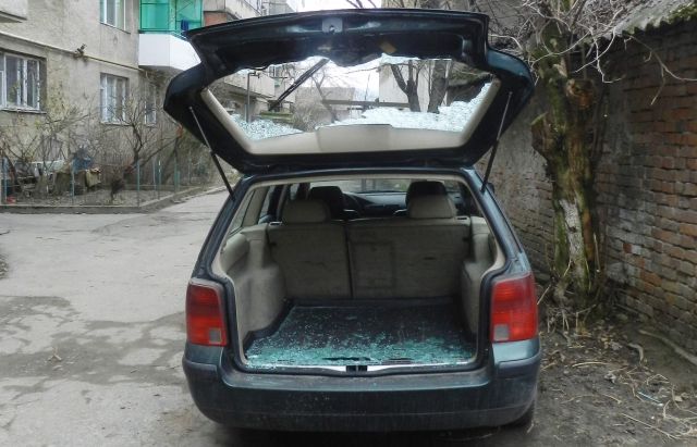 На Закарпатье побили автомобили с венгерскими номерами. Фото: zn.ua