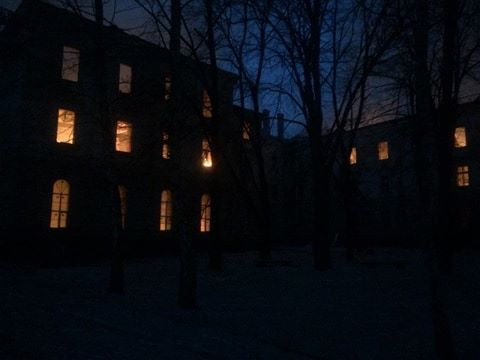 На території колишнього комплексу єзуїтів сталася пожежа. Фото: Микола Гомонко