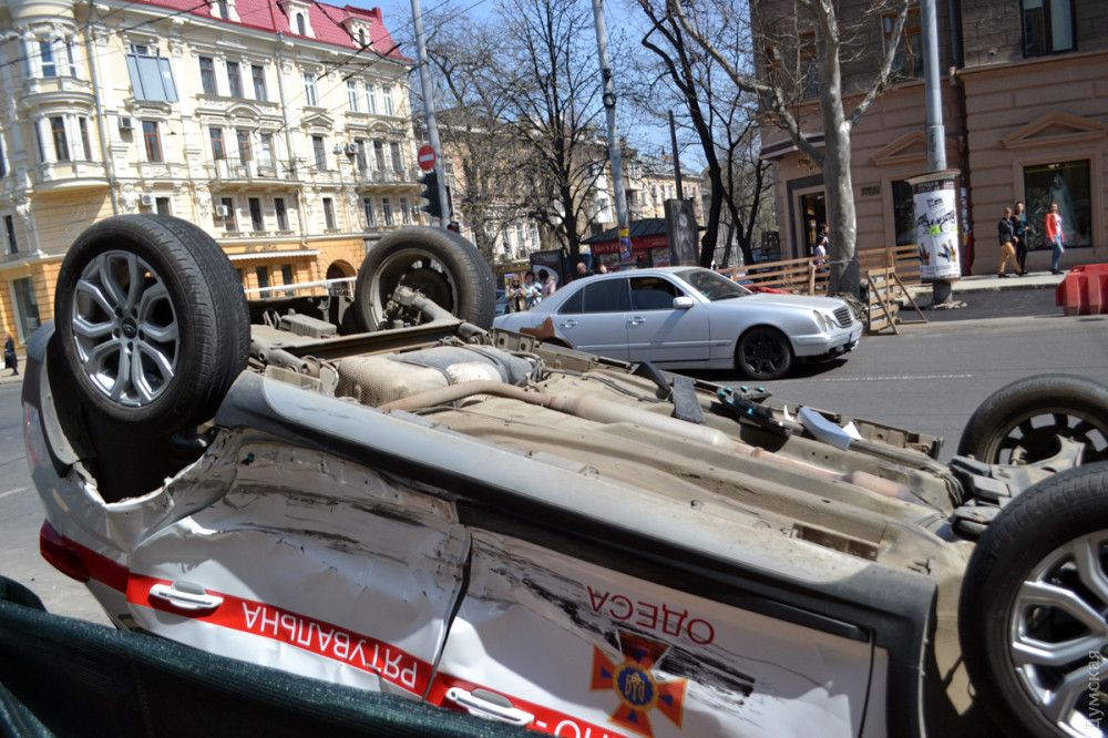 Машина пожарных спешила на вызов. Фото: dumskаya.net