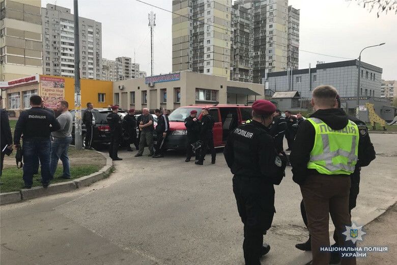Сегодня неизвестные пытались захватить общежитие переселенцев. 