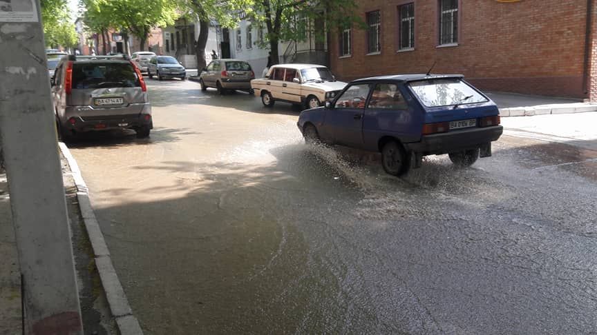 Вода залила несколько улиц. Фото: 