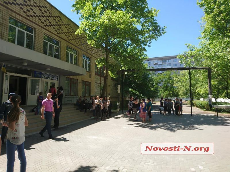 В школе Николаева распылили неизвестное вещество. Фото: novosti-n