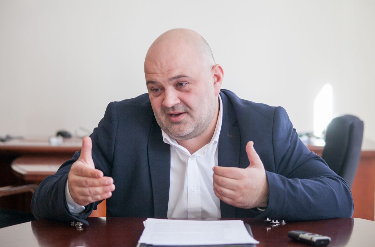 Однозначно, необходимо провести диагностику состояния, создать математическую модель сети с учетом развития города и источников тепла