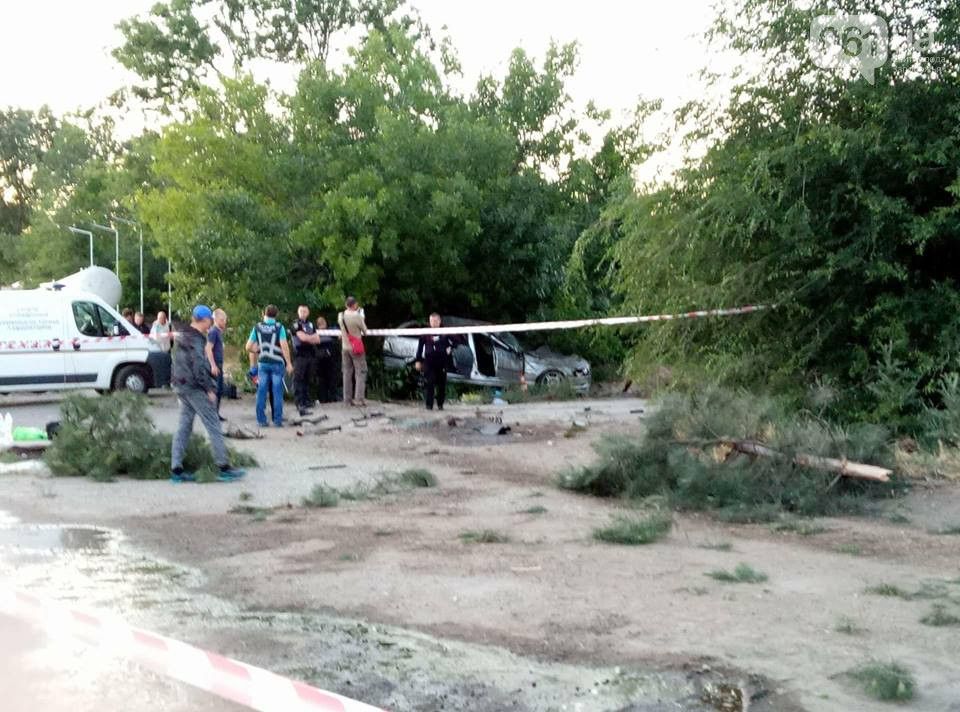 На тротуаре в Запорожье насмерть сбили женщину и ребенка. Фото: Патрульная полиция