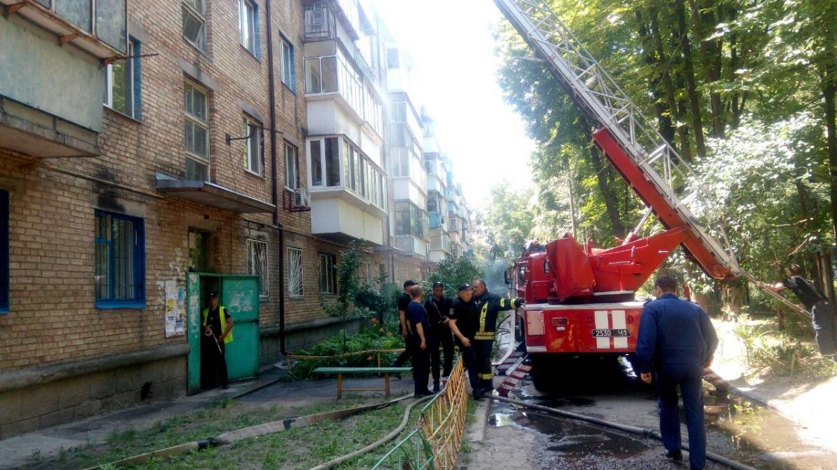 В Броварах произошел пожар в жилом доме. Фото: ГосЧС