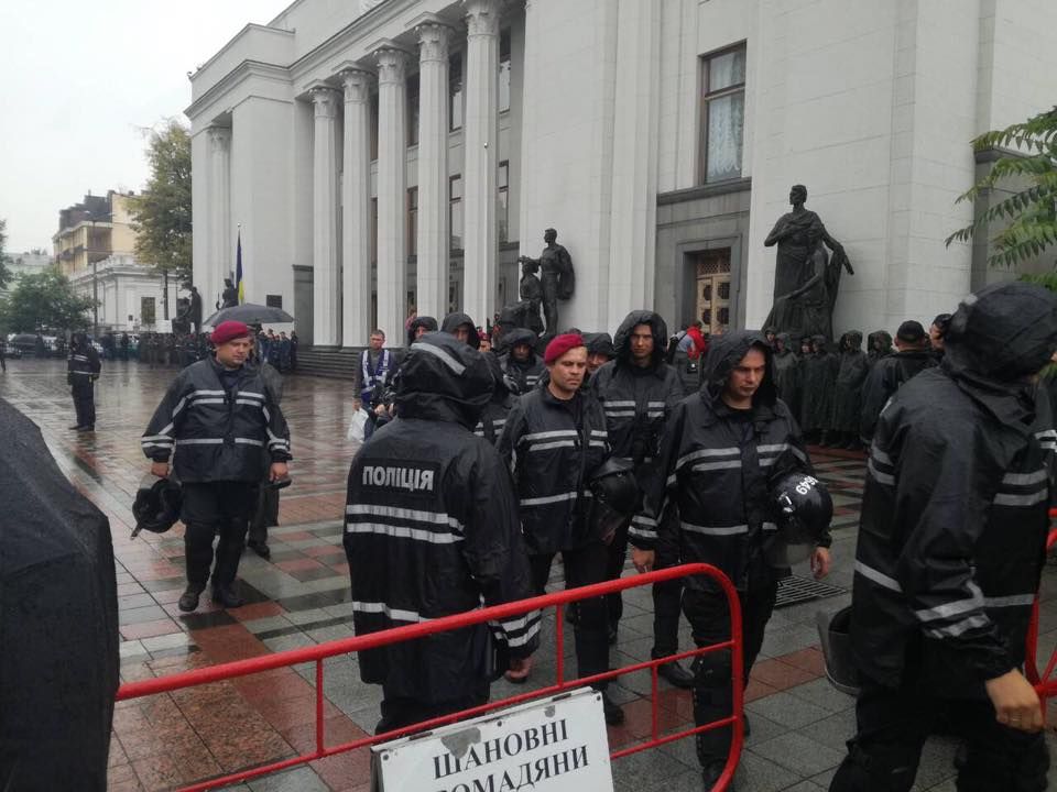 У центрі Києва проходить дві акції протесту. Фото: facebook Авто-Євро-Сила