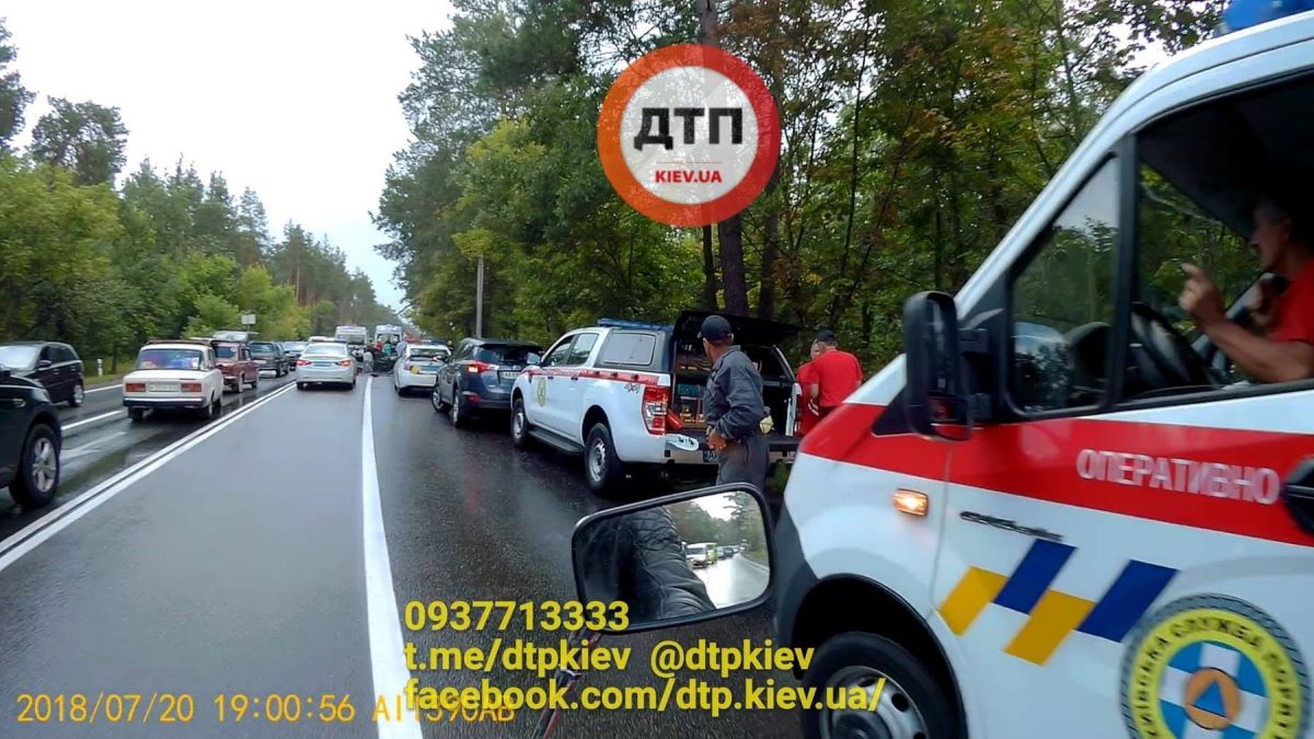 Під Києвом сталося ДТП. Фото: dtp.kiev.ua