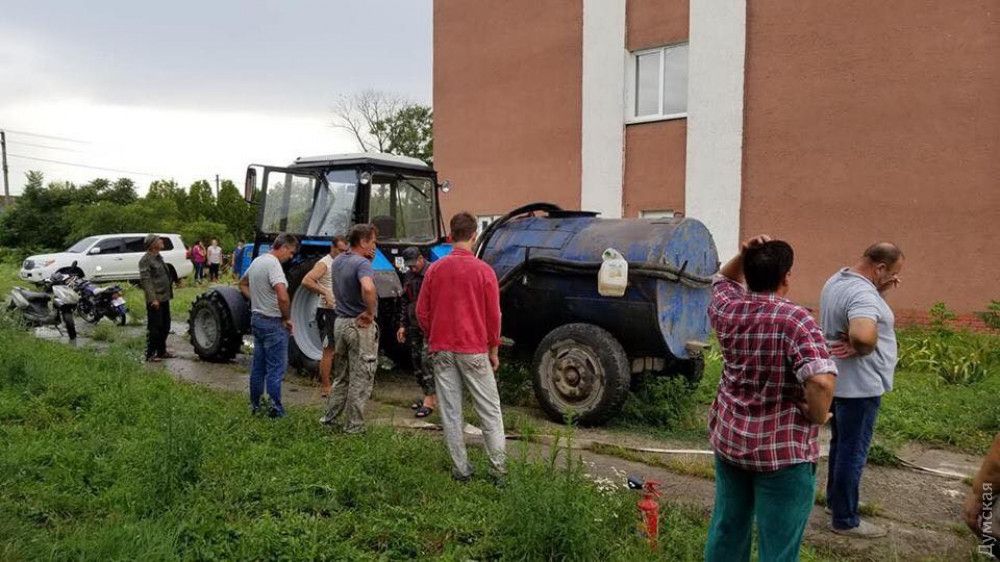 В Одесской области молния ударила в школу. Фото: 