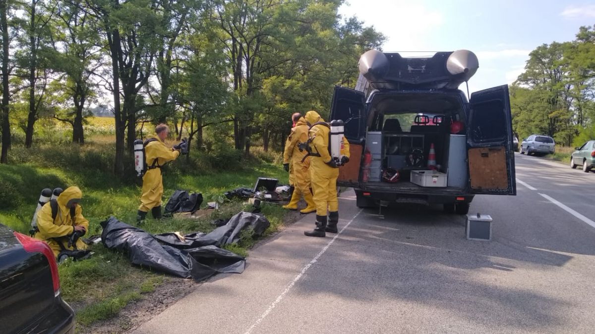 Всего по подсчетам вытекло около 3-4 тонн вещества. Фото: ГосЧС