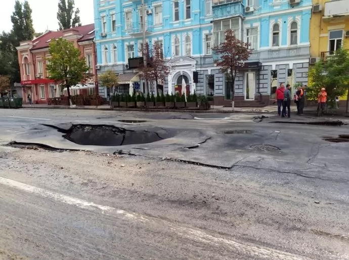 Центр Киева выглядит как после бомбежки. Фото: Facebook/Анастасія Багаліка