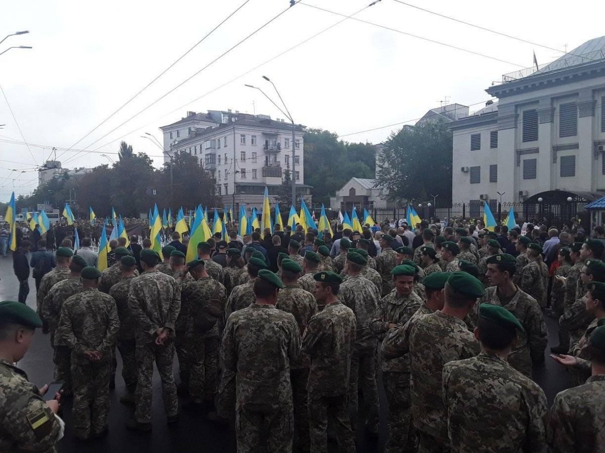 На акцію зібралося багато військових. Фото: Facebook/Руслан Гуцул