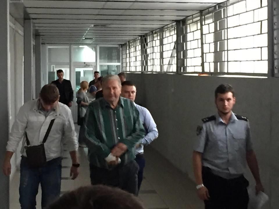 Батьки Венгер написали розписки, що їм виплатили 10 тис. грн матеріальної компенсації. Фото: mycity.mk.ua