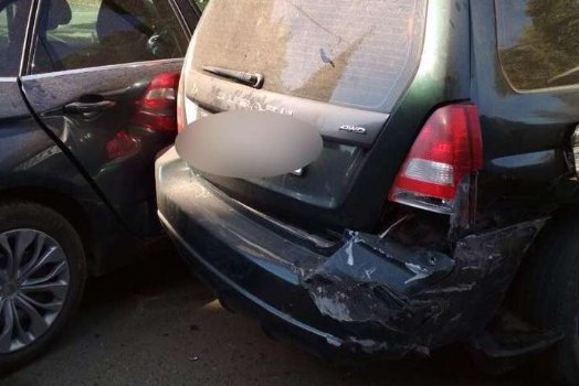 У Чернівцях п'яний водій влаштував масове ДТП. Фото: прес-служба патрульної поліції