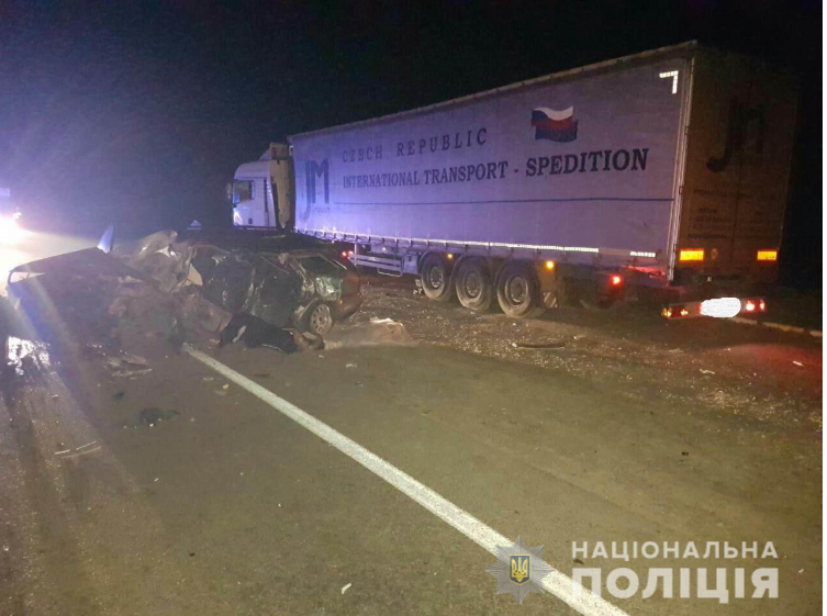 Зараз поліцейські встановлюють обставини ДТП. Фото: lv.npu.gov.ua