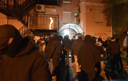 Националисты требовали включить Медведчука в список обмена на пленных России. Фото: LB