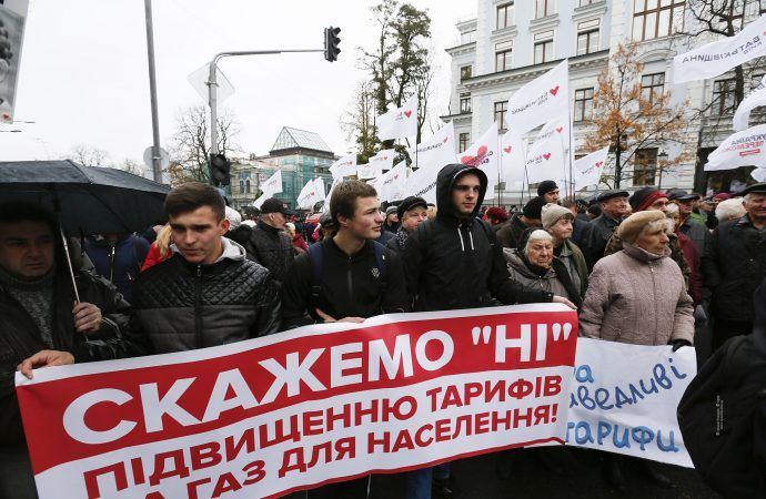 Photo by Alexander Prokopenk