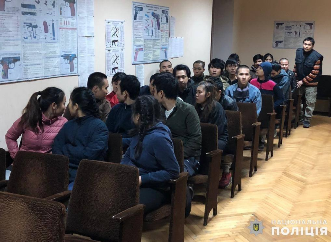 Местные жители сообщили, что по поселку ходят иностранцы и просят поесть. Фото: facebook.com/pol.kyivregion
