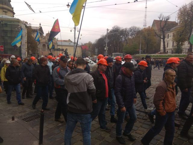 Львів паралізований через протести шахтарів. Фото: politeka.net