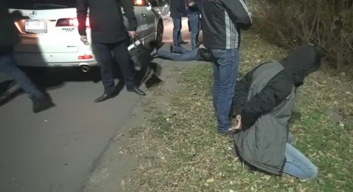 Полицейские вымогали денег у клиентов проституток. Фото: СБУ