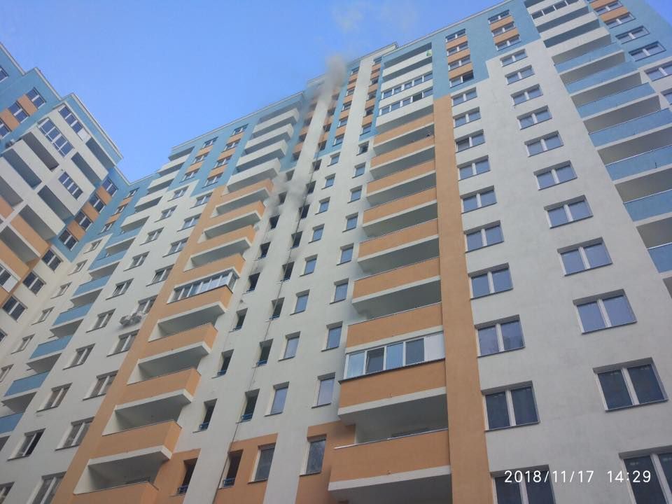 Эвакуировали жителей 19-этажного дома. Фото: ГосЧС