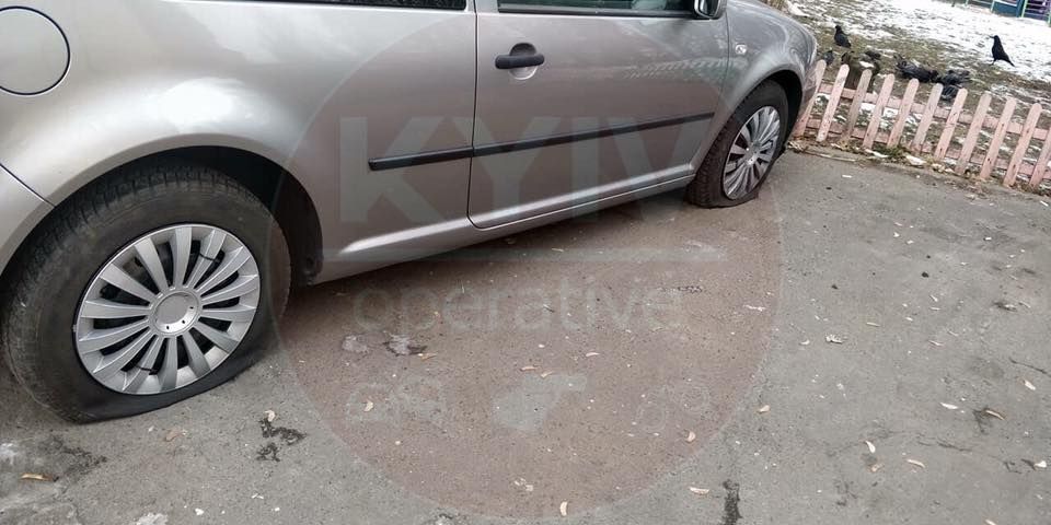 Автомобили были запаркованы без нарушений ПДД. Фото: Киев Оперативный