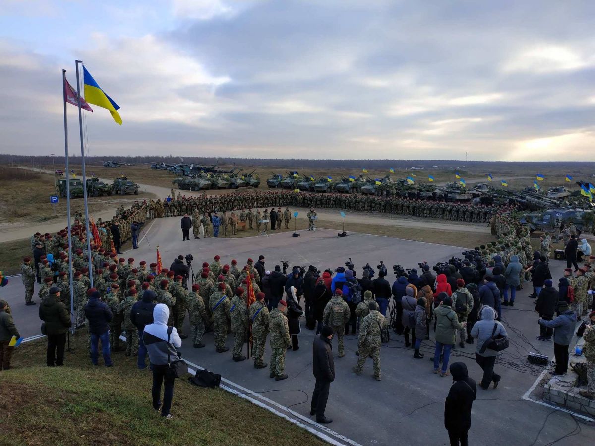 Десантно-штурмовые войска отмечают профессиональный праздник. Фото: president.gov.ua