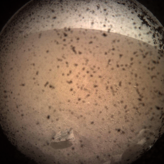 Аппарат InSight передал первый снимок Марса. Фото: NASA
