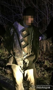 Мужчина таким образом сопротивлялся задержанию.